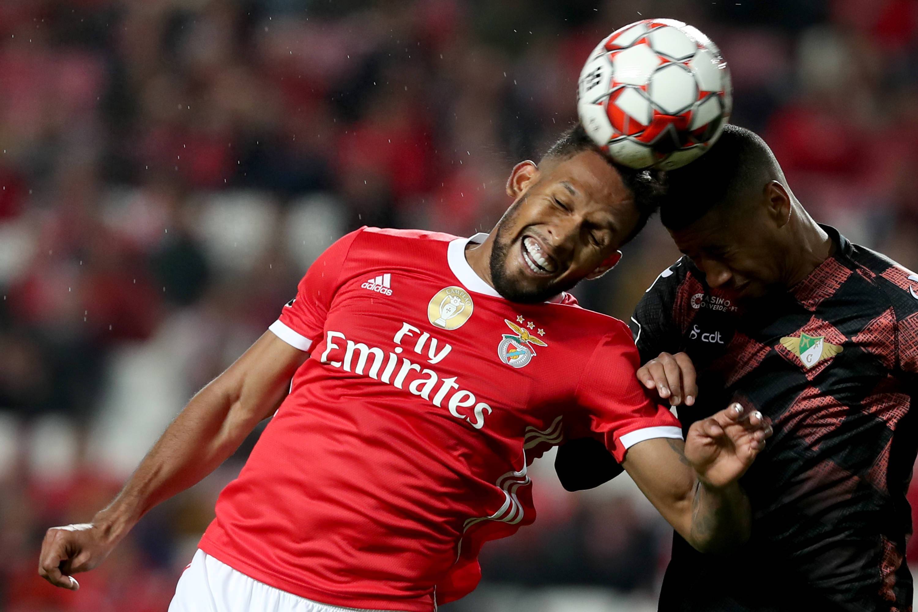 载lol新手成长礼包-包含赛地聚焦：葡超清晨热度飙升，皇家马德里篮板制胜，气氛紧张，训练强度明显提升的词条