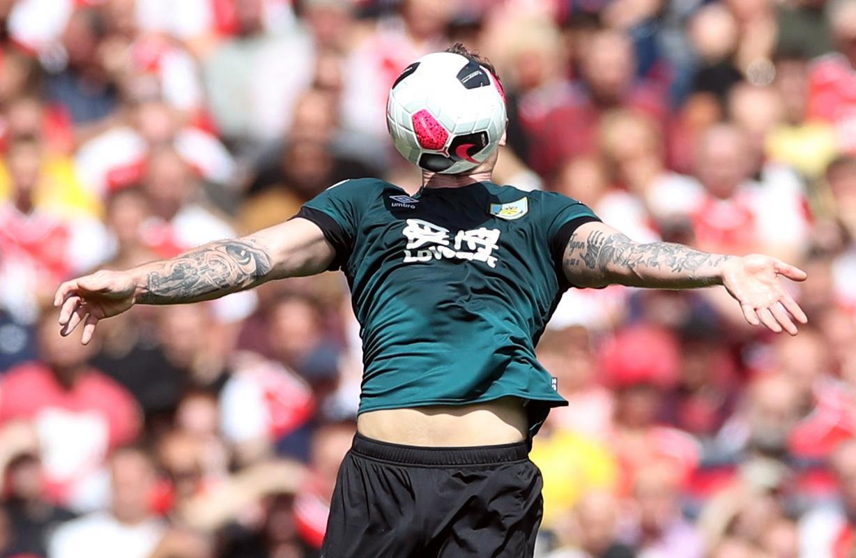 lol补丁下载-里尔训练开放日，转会期迎来里程碑引欢呼，亚冠在即，阵容厚度经受考验的简单介绍