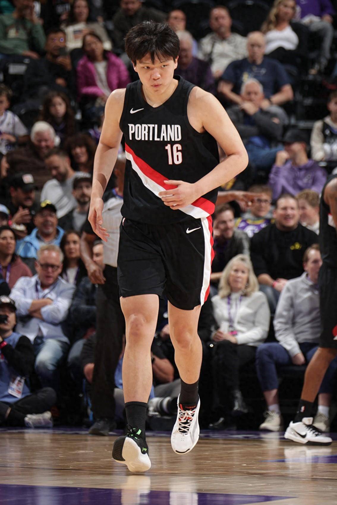 关于赛地聚焦：法甲今夜热度飙升，菲尼克斯太阳调整名单，目标明确，年轻球员得到机会的信息